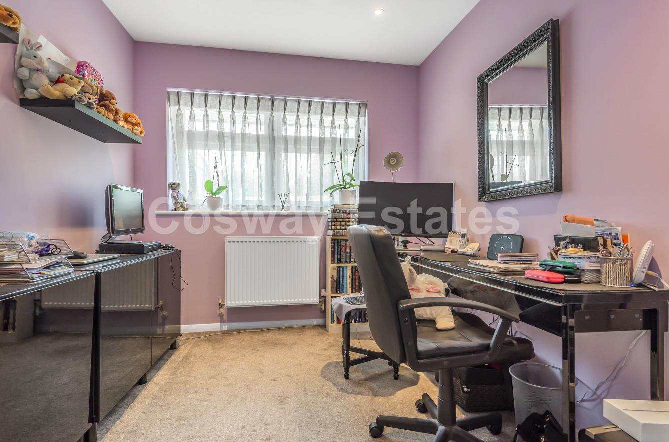 Maxwelton Close, Mill Hill